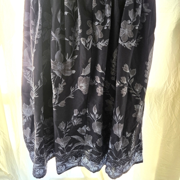 Beautiful Dress - Picture 8 of 11